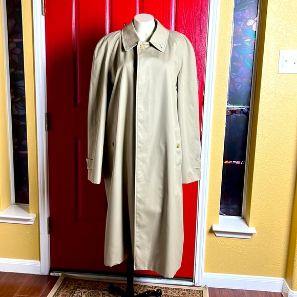 Burberrys trench coat in great condition